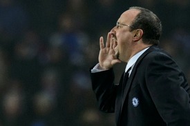 Rafael Benítez si to od fanoušků opět slízl.