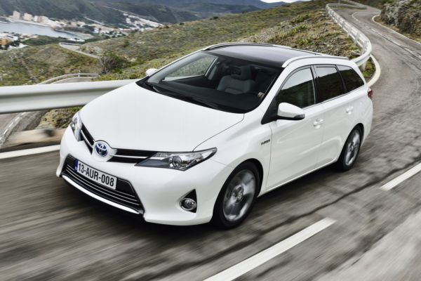 Na autosalonu v Ženevě bude mít premiéru Auris ST s plně hybridním pohonem.