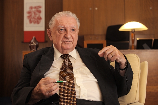 Budoucí poradce Miloše Zemana František Čuba.