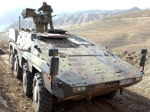 Boxer ve službách bundeswehru pod Hindúkušem.