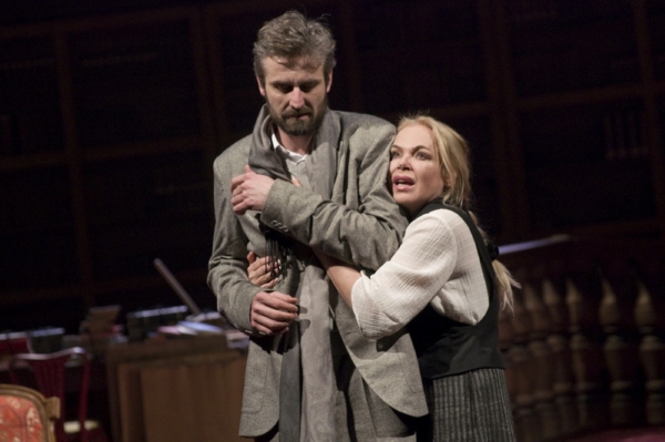 Dagmar Havlová a Roman Zach ztvární v inscenaci hlavní role. Dagmar Havlová a Roman Zach ztvární v inscenaci hlavní role.