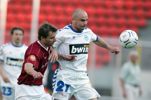 Jan Nezmar(vpravo) libereckém dresu. Jan Nezmar(vpravo) libereckém dresu.