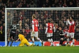 Arsenal padl doma s Bayernem 1:3 a je blízko k vyřazení z Ligy mistrů.