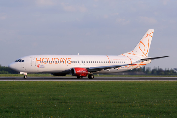 Oznámené ukončení charterové přepravy Holidays Czech Airlines mělo podle asociace značný vliv na činnost českých touroperátorů. Cestovní kanceláře tak jednaly o možnostech náhradní dopravy především s aerolinkami Travel Service (ilustrační foto).