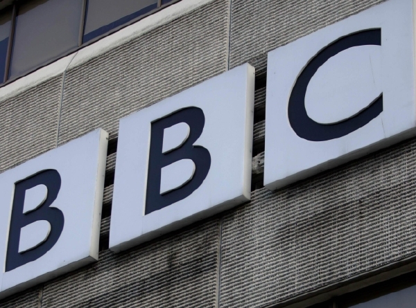 BBC získal majitel Evropy 2 (ilustrační foto).