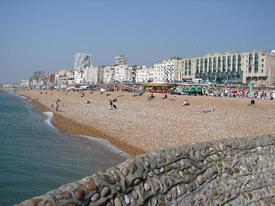Brighton je jedním z největších a nejznámějších pobřežních letovisek Velké Británie.