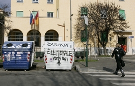 Někteří Italové si o smysluplnosti voleb myslí své.