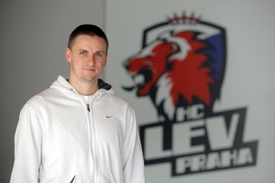 Brankář Pražanů Tomáš Pöpperle.
