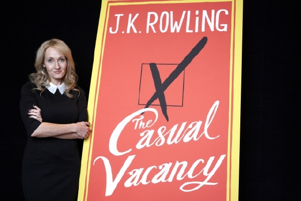 J. K. Rowlinová a její nový román Prázdné místo. J. K. Rowlinová a její nový román Prázdné místo.