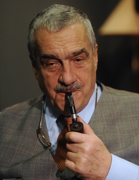 Ministr zahraničí Karel Schwarzenberg souhlasí s premiérovým projevem.