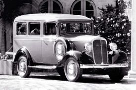 Chevrolet Suburban z roku 1935.