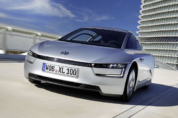 Sportovní vzhled "litrového" VW XL1. Sportovní vzhled "litrového" VW XL1.
