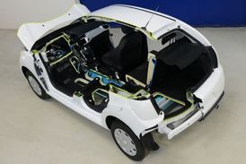 ŘEz autem ukazuje, že nová technologie neubírá na vnitřním prostoru.