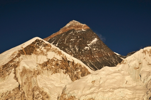Od roku 1953 na Mt. Everest vyšplhalo více než 4000 horolezců.