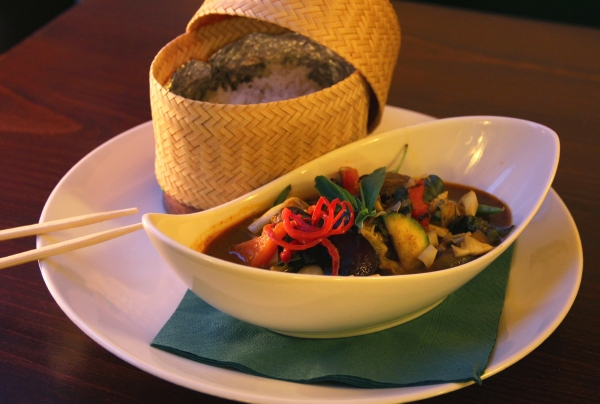 Exotická pochoutka Phak phed het home.