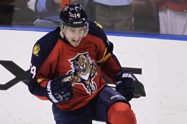 Tomáš Fleischmann zaznamenal proti Penguins 100. gól v NHL a výrazně pomohl k výhře Panthers. Tomáš Fleischmann zaznamenal proti Penguins 100. gól v NHL a výrazně pomohl k výhře Panthers.