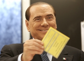 Silvio Berlusconi je zase prý klaunem s pořádnou dávkou testosteronu.