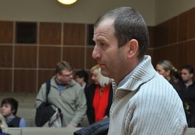 Brněnský krajský soud 12. listopadu. Projednávání kauzy policejního Toflova gangu, který údajně vydíral podnikatele. Na snímku Eduard Slanina.