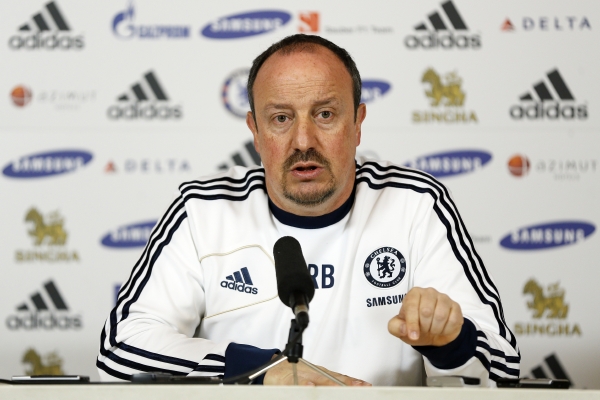 Trenér Chelsea Rafael Benítez.