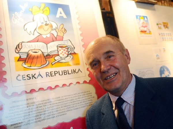 Jaroslav Němeček se svou známkou. Jaroslav Němeček se svou známkou.