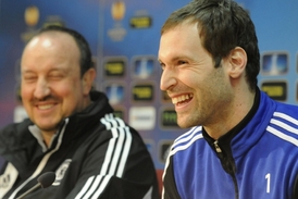 Petr Čech s trenérem Rafaelem Benítezem.