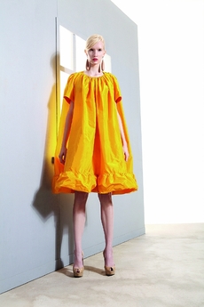 V kolekci najdete i modely ve výrazných barvách.