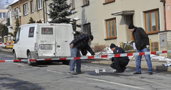 Lupiči si po přepadení dodávky bezpečnostní agentury LOOMIS odnesli až 30 milionů korun.
