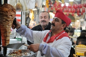 V kebabárnách v Lipsku se našlo v nabízených produktech až sedm procent vepřového.