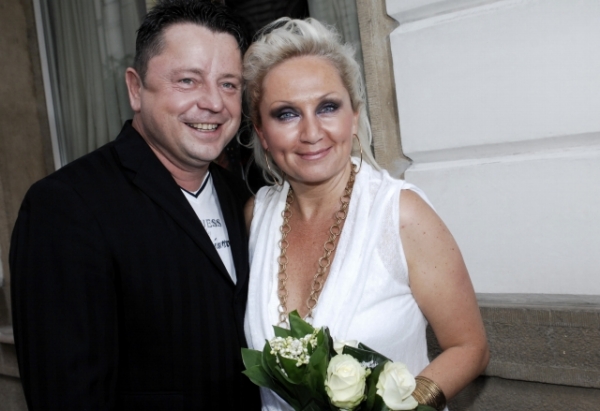 Nové album obsahuje například i duet Petra Muka s Bárou Basikovou. Nové album obsahuje například i duet Petra Muka s Bárou Basikovou.