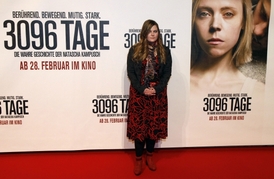 Kampuschová při premiéře filmu o jejím únosu a utrpení.
