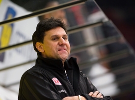 Růžička na střídačce Slavie.