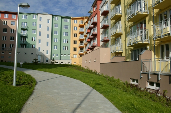 Lidem obývajícím Zelené údolí hrozí vystěhováním. Lidem obývajícím Zelené údolí hrozí vystěhováním.