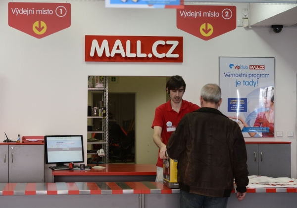 Kamenná prodejna internetového obchodu Mall.cz v Praze. Kamenná prodejna internetového obchodu Mall.cz v Praze.
