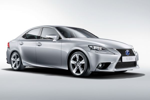 Lexus IS 300h prožil v Ženevě evropskou premiéru. Lexus IS 300h prožil v Ženevě evropskou premiéru.