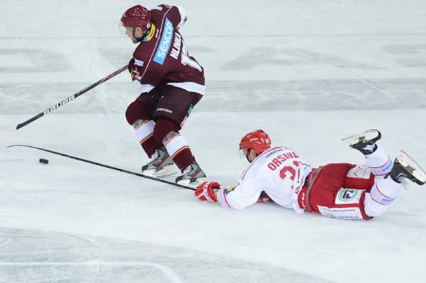 Čtvrtfinálová dvojice Třinec - Sparta. Čtvrtfinálová dvojice Třinec - Sparta.