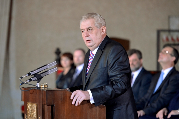 Nový prezident Miloš Zeman při projevu. Nový prezident Miloš Zeman při projevu.