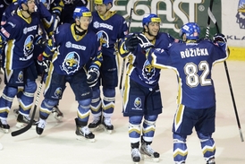 Kladenská radost po postupu do čtvrtfinále play-off.