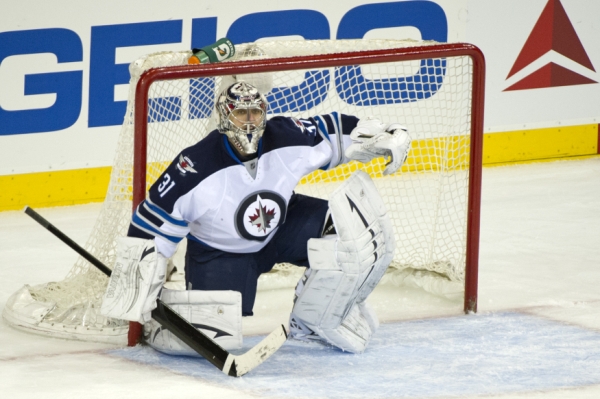 Český gólman Winnipegu Ondřej Pavelec.