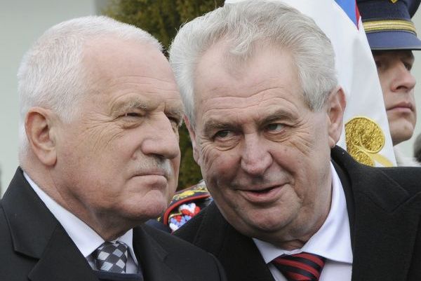 Bývalý a současný prezident - Václav Klaus a Miloš Zeman. 