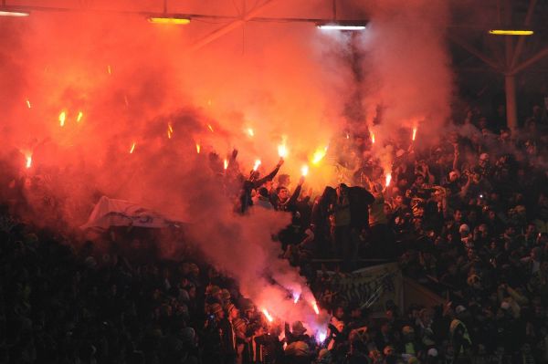 Fanoušci Fenerbahce Istanbul. Fanoušci Fenerbahce Istanbul.