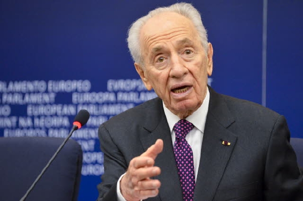 Izraelský prezident hovoří v Evropském parlamentu. Izraelský prezident hovoří v Evropském parlamentu.