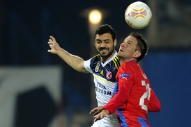 Tradičně bouřlivá atmosféra bude na stadionu Fenerbahce dnes večer chybět.