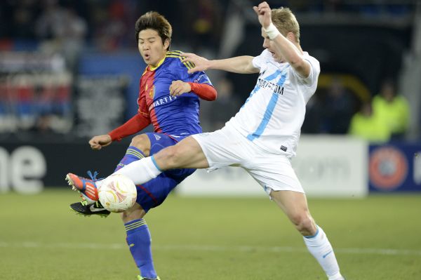 Park Joo-ho z Basileje v souboji s Hubocanem z Petrohradu. Park Joo-ho z Basileje v souboji s Hubocanem z Petrohradu.