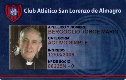 Kardinálova průkazka coby fanouška fotbalového klubu San Lorenzo. Kardinálova průkazka coby fanouška fotbalového klubu San Lorenzo.