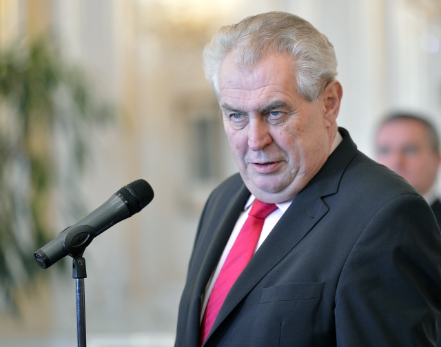 Prezident Zeman v inauguračním projevu označil podstatnou část českých médií za jeden ze tří ostrovů negativní deviace.