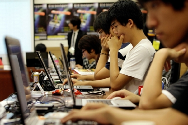 Severní Korea byla v minulosti opakovaně obviňována z hackerských útoků, šíření škodlivých programů proti internetovým stránkám vládních úřadů a podniků (ilustrační foto). Severní Korea byla v minulosti opakovaně obviňována z hackerských útoků, šíření škodlivých programů proti internetovým stránkám vládních úřadů a podniků (ilustrační foto).