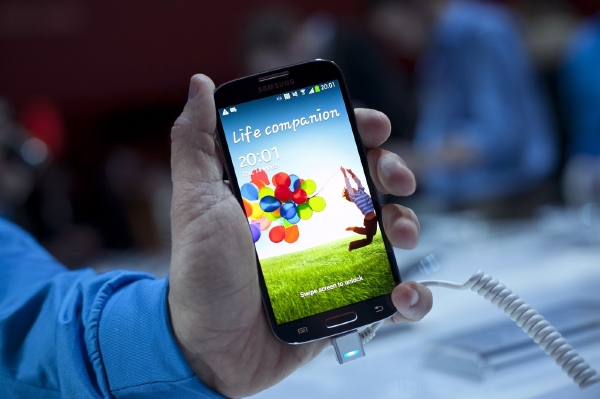 Nový smartphone Samsung Galaxy S4. Nový smartphone Samsung Galaxy S4.