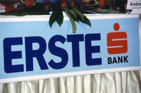 Erste podle soudu neuplácela při privatizaci České spořitelny.