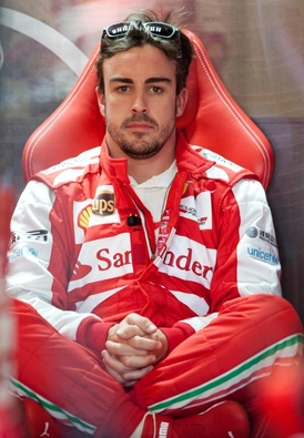 Nebyl nejrychlejší, ale zůstal klidný. Fernando Alonso ze stáje Ferrari.