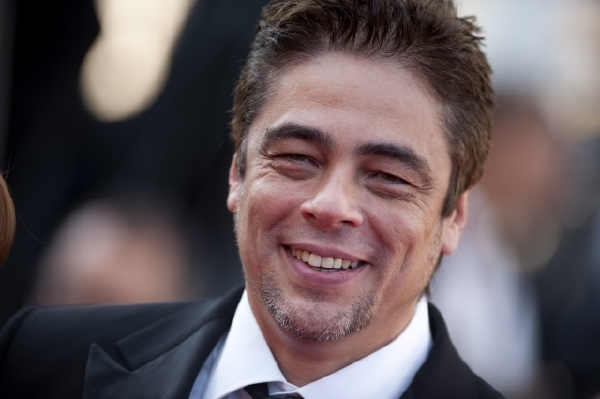 Hlavní roli drogového krále Pabla Escobara ztvární Benicio del Toro. Hlavní roli drogového krále Pabla Escobara ztvární Benicio del Toro.
